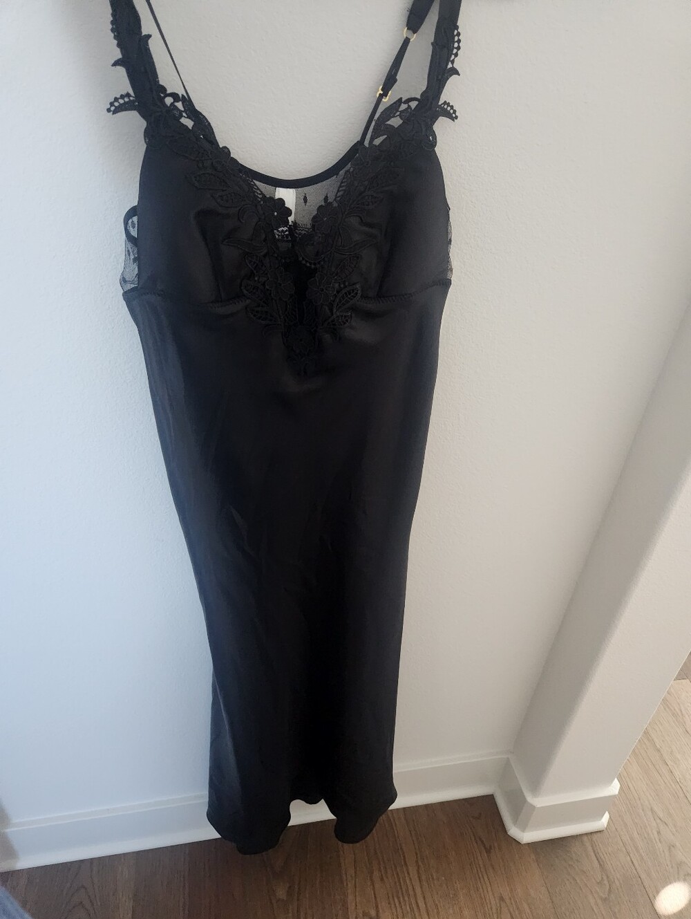 Flora Silky Feel Black Nightgown With Lace Accents Size Small